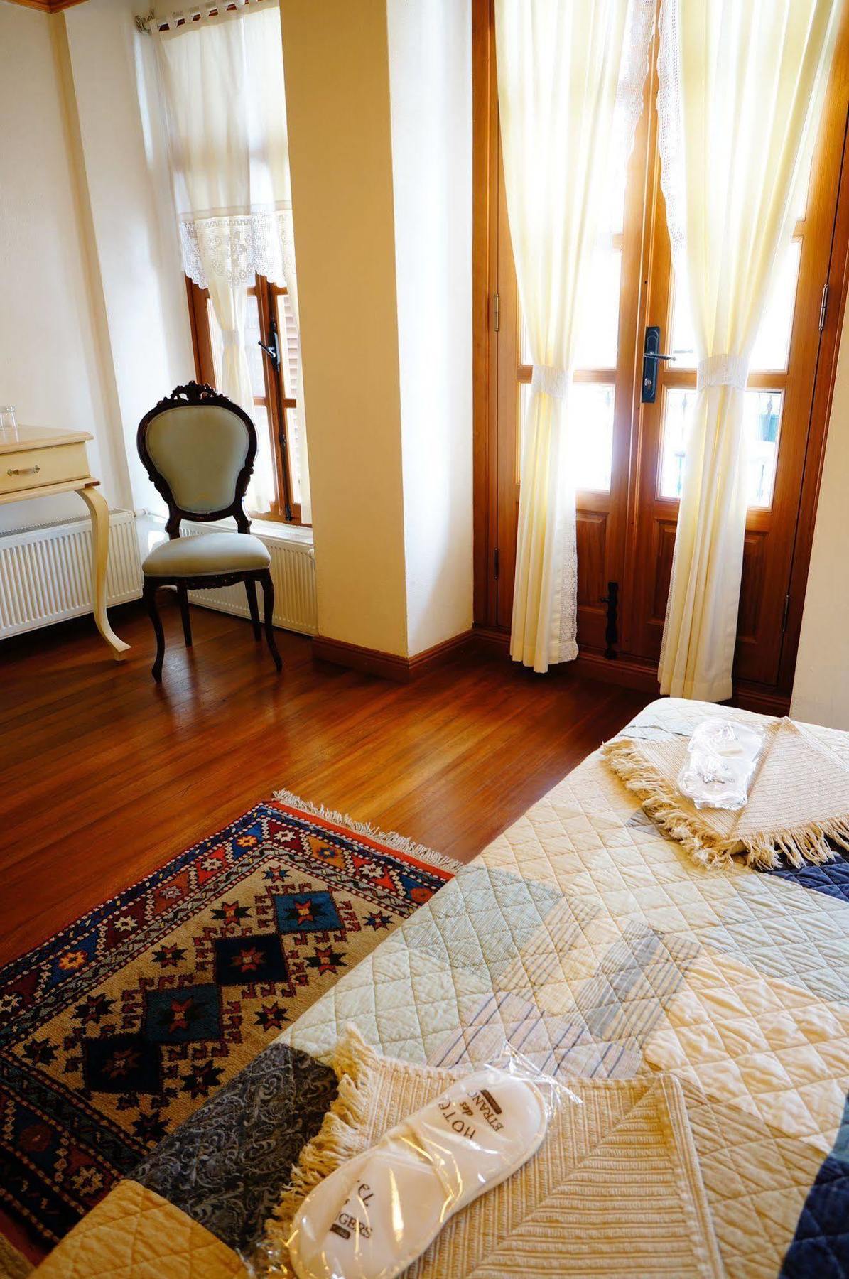 Hotel Des Etrangers - Special Category Çanakkale Buitenkant foto