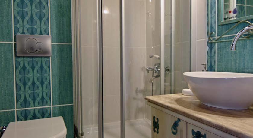 Hotel Des Etrangers - Special Category Çanakkale Buitenkant foto